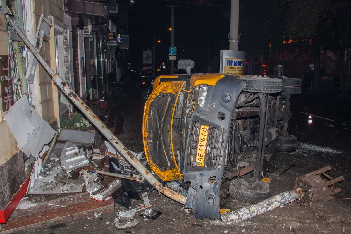 ДТП с маршруткой в Днепре: состояние пострадавших и кто будет возмещать ущерб 3