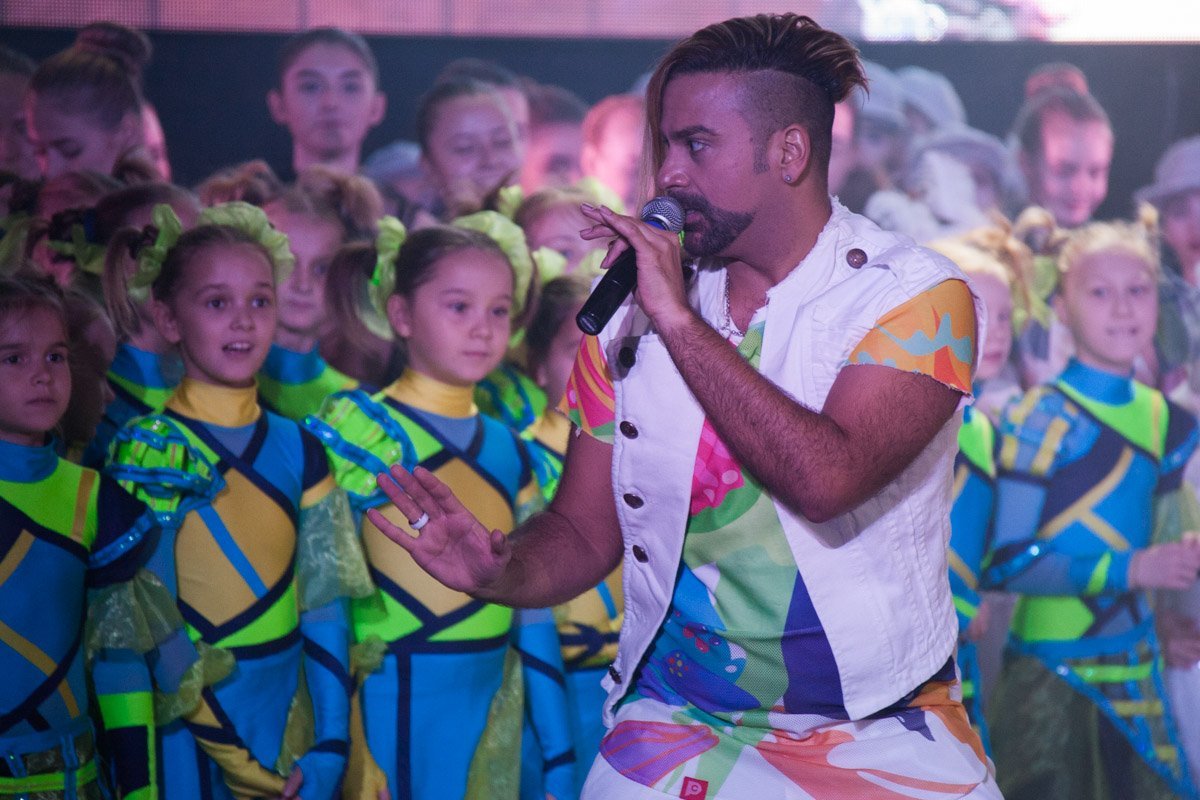 В Днепре Светлана Тарабарова и Амадор Лопес выступили на детском талант-шоу 9