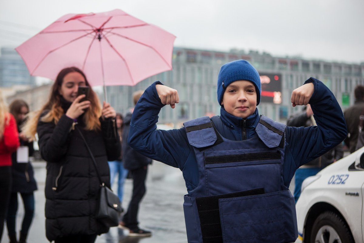 День спасателя в Днепре: полицейские, врачи и пожарные провели мастер-классы 1