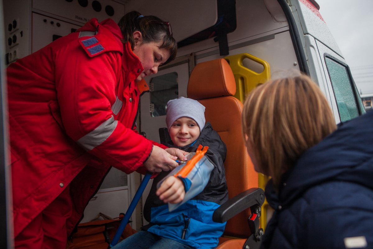 День спасателя в Днепре: полицейские, врачи и пожарные провели мастер-классы 3