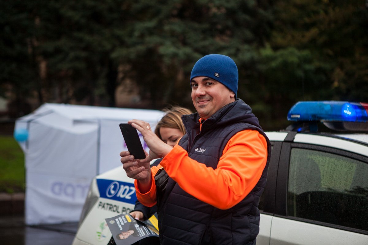 День спасателя в Днепре: полицейские, врачи и пожарные провели мастер-классы 9