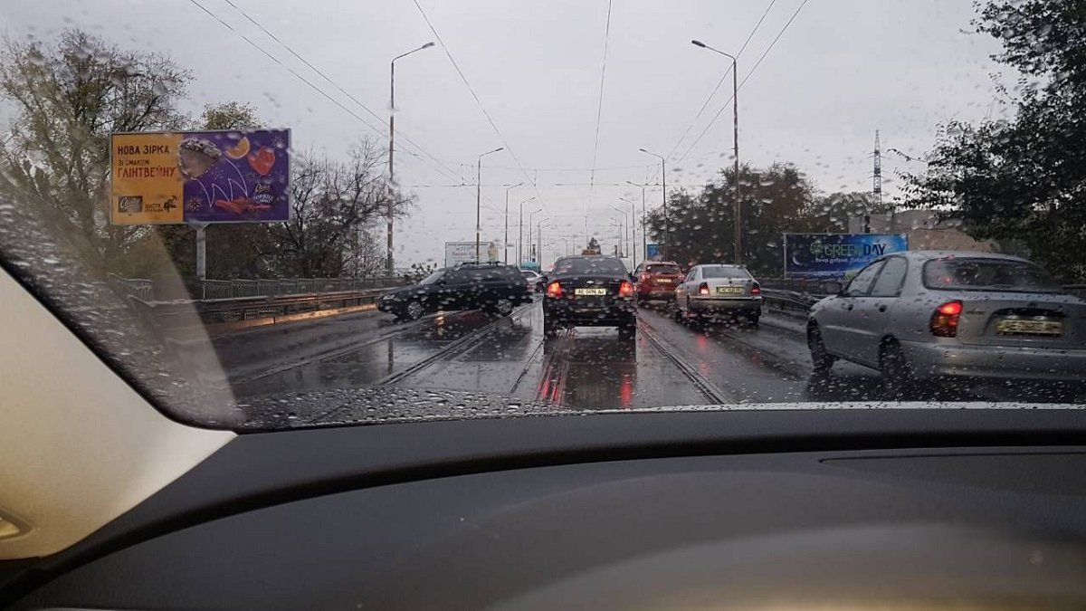 ДТП на Старом мосту: столкнулись 5 автомобилей 1