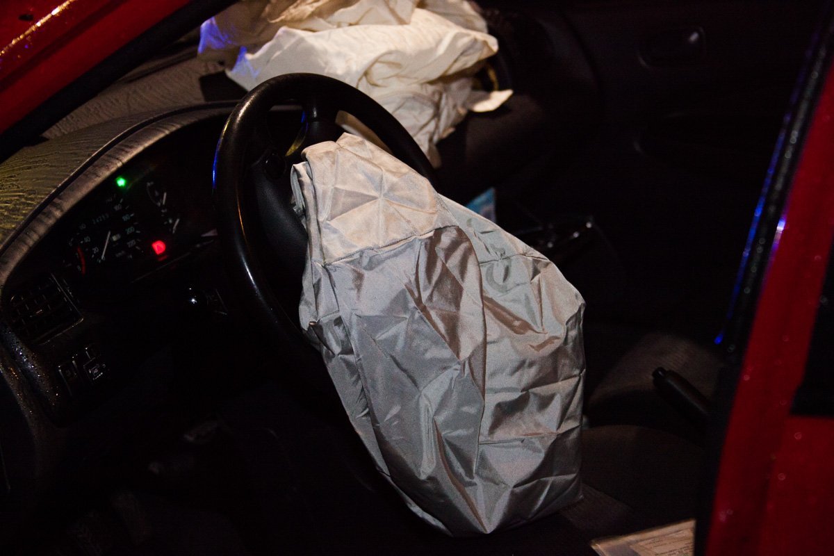 ДТП с пострадавшим в центре Днепра: столкнулись Toyota и Mazda 3