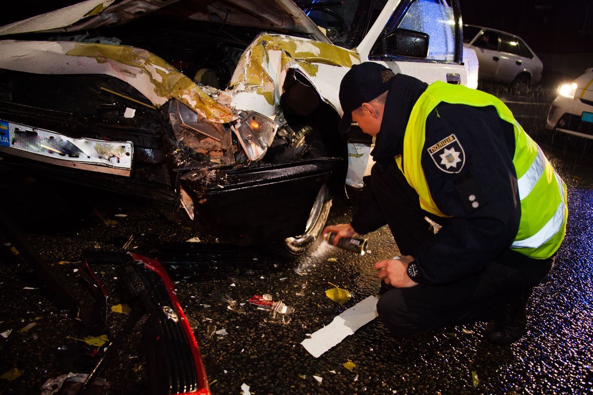 ДТП с пострадавшим в центре Днепра: столкнулись Toyota и Mazda 8