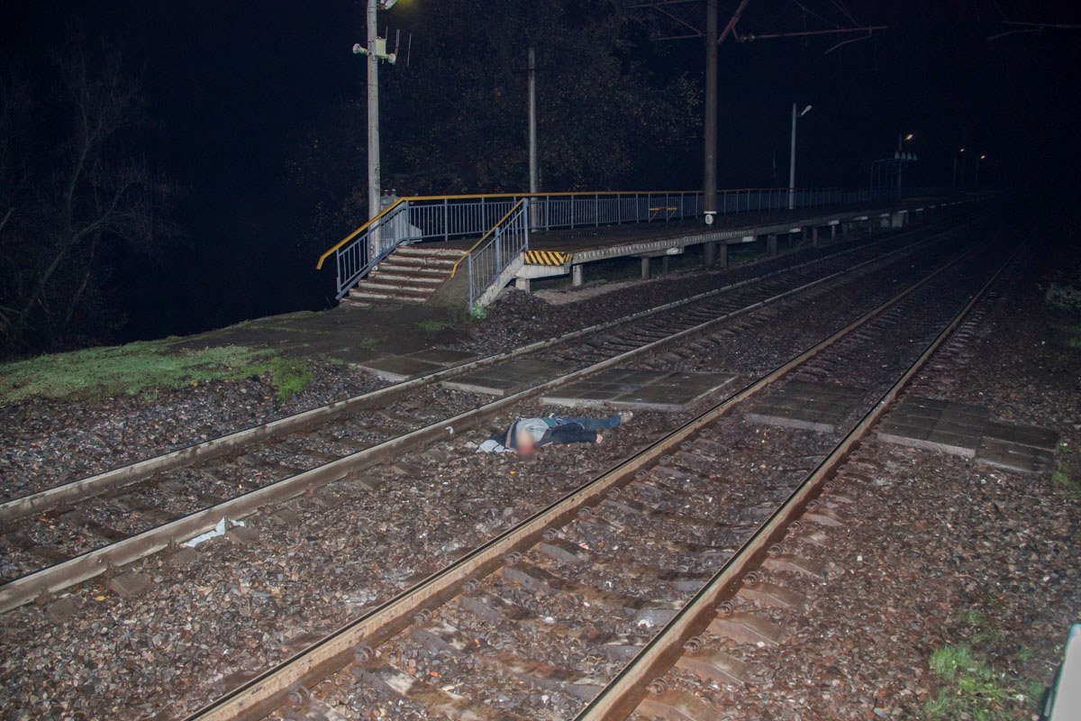 В Днепре на Игрени поезд насмерть сбил мужчину 2