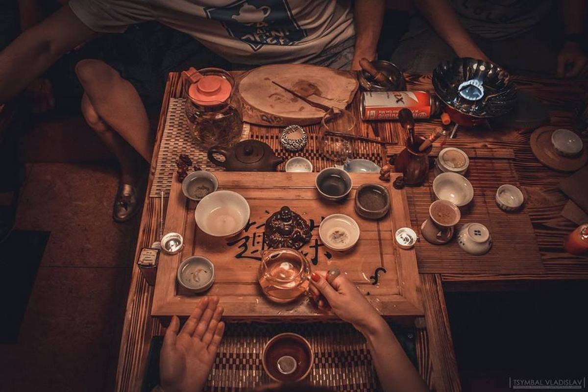 В Днепре прошла китайская чайная церемония в честь закрытия нашумевшего кафе 5