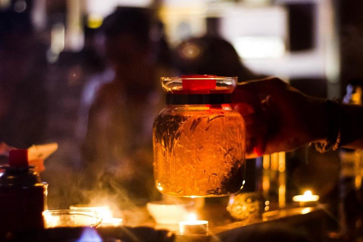 В Днепре прошла китайская чайная церемония в честь закрытия нашумевшего кафе 6