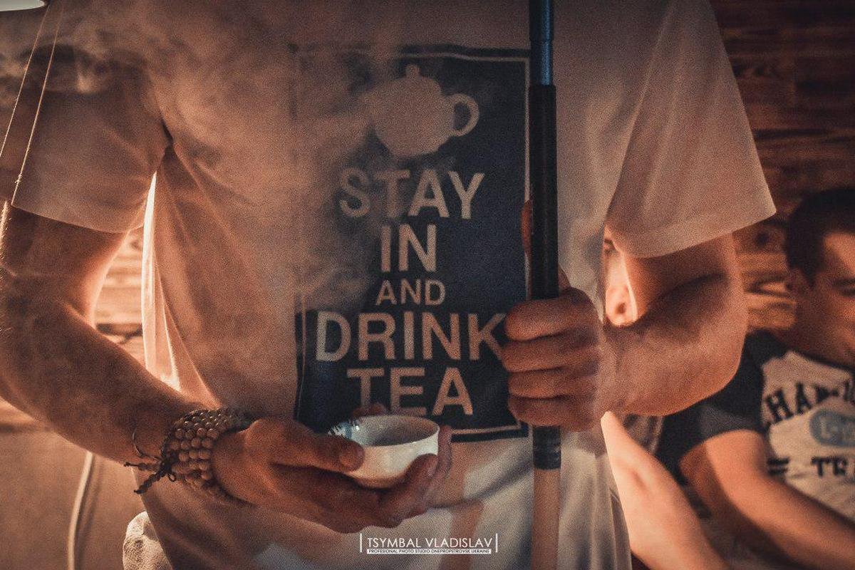 В Днепре прошла китайская чайная церемония в честь закрытия нашумевшего кафе 8