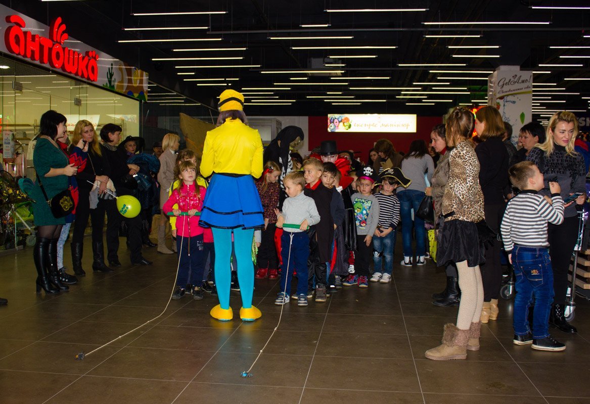 Страшно мило: в ТЦ "Наша Правда" прошла детская Хэллоуин-вечеринка 10