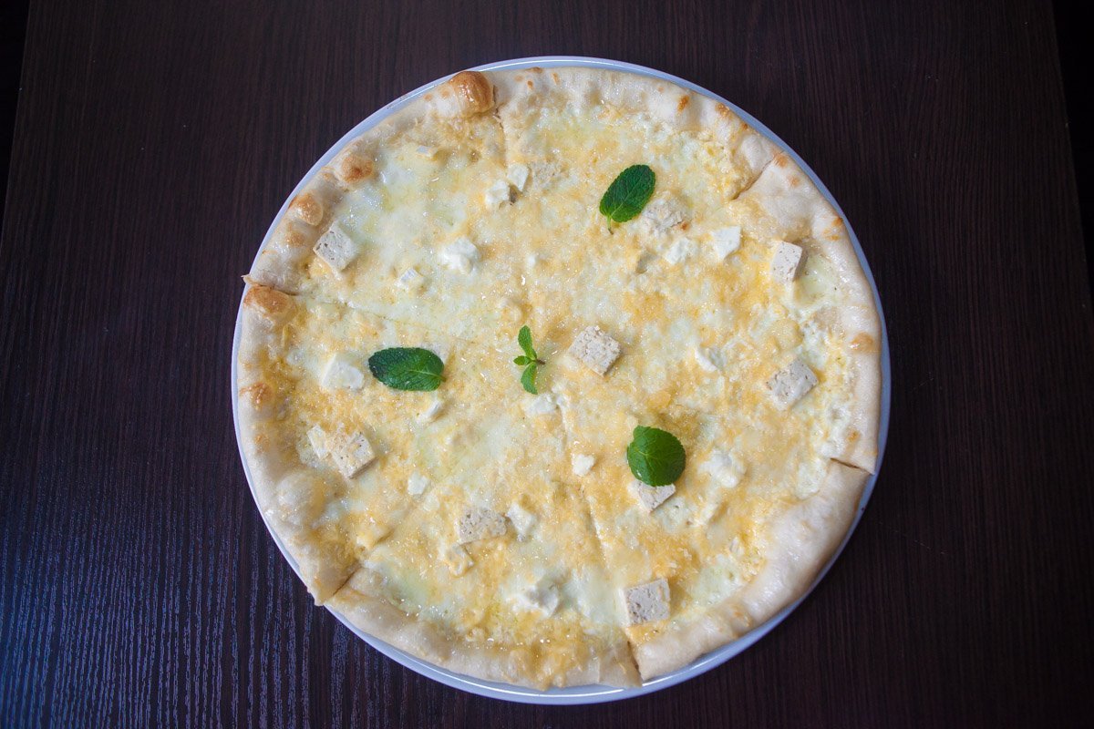 Супергерои, пицца и игровые приставки: в Днепре открылся Комикс-бар 14