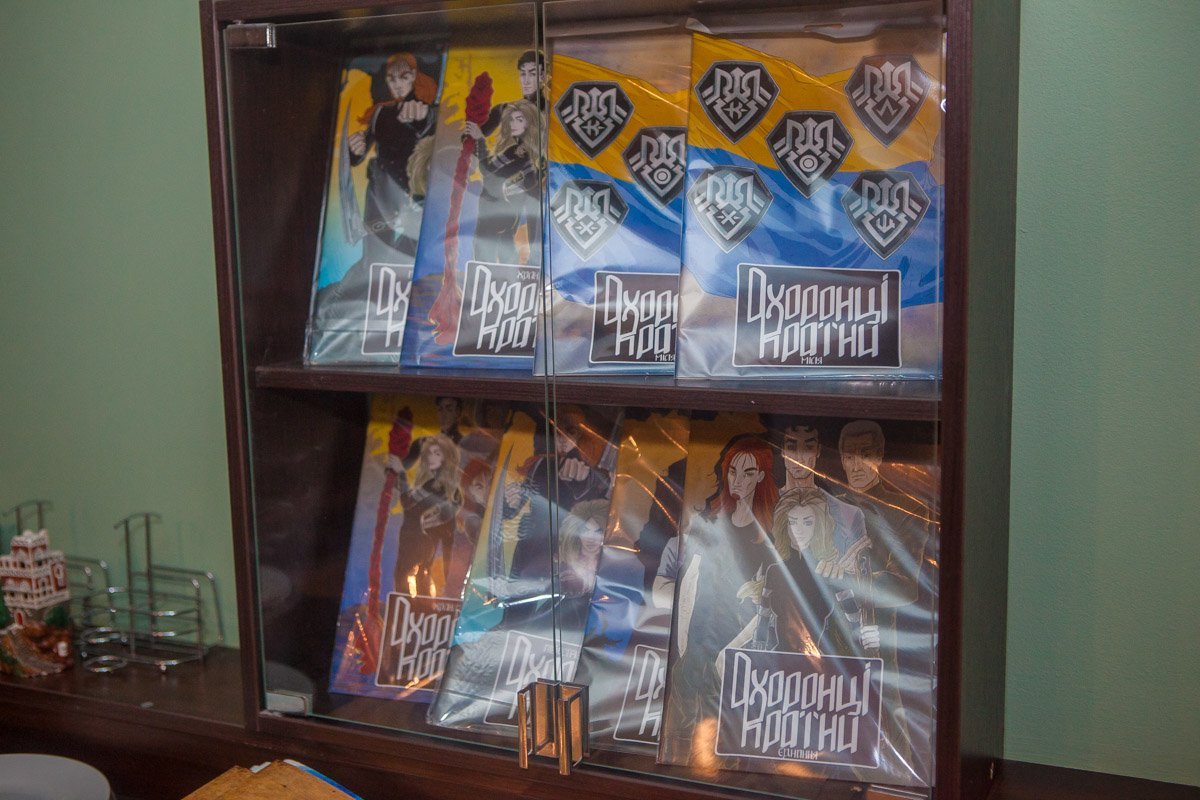 Супергерои, пицца и игровые приставки: в Днепре открылся Комикс-бар 24