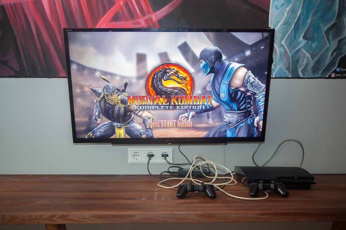 Супергерои, пицца и игровые приставки: в Днепре открылся Комикс-бар 25