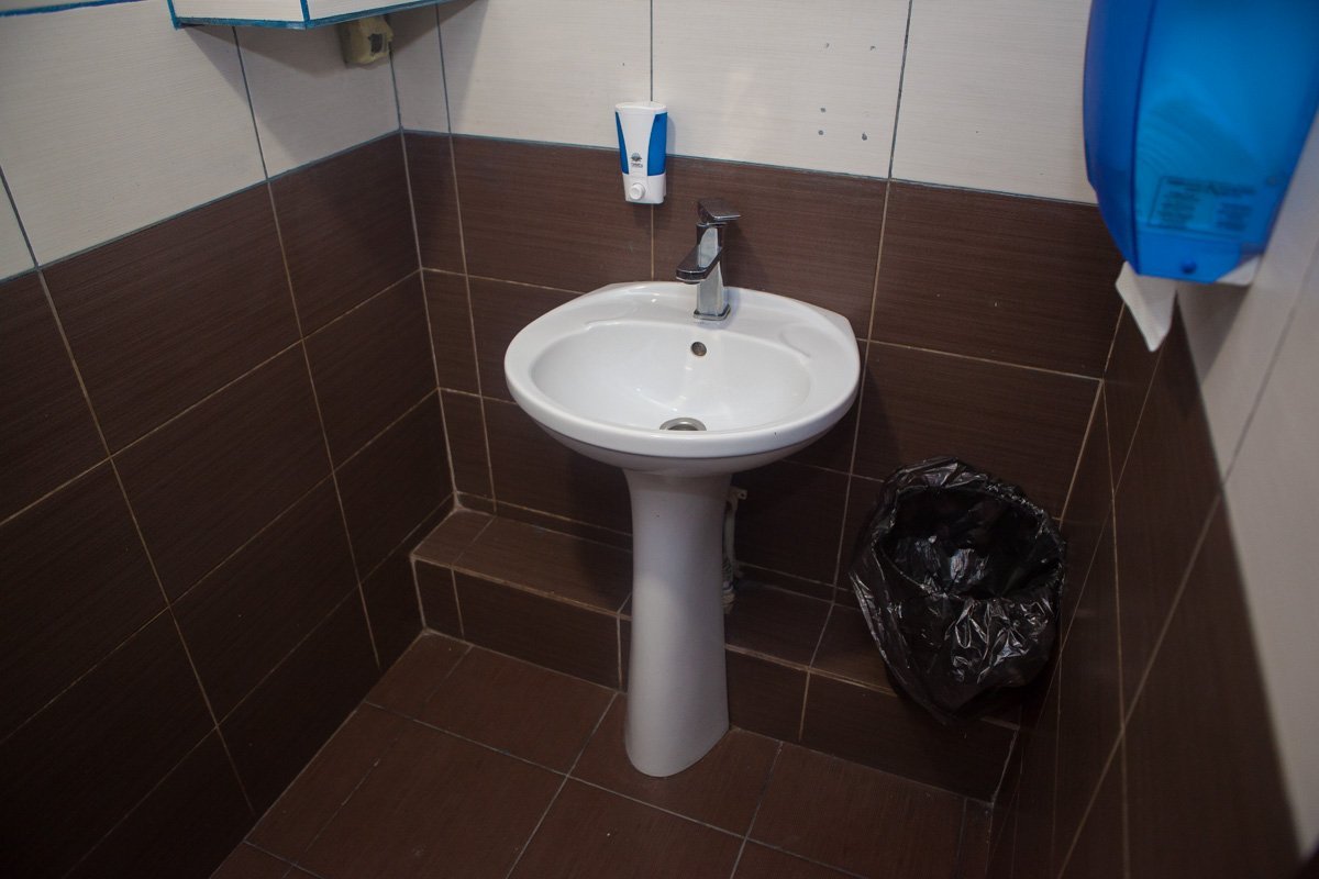 Супергерои, пицца и игровые приставки: в Днепре открылся Комикс-бар 26