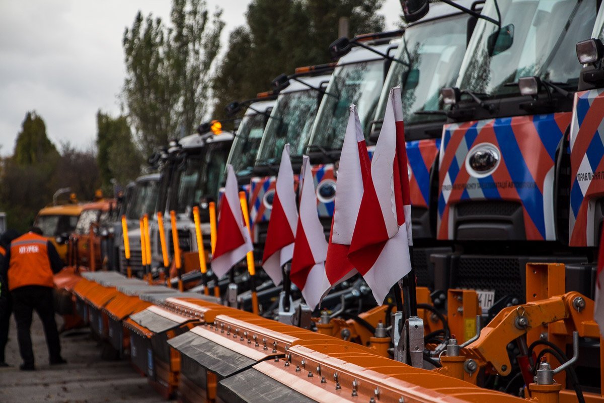 В Днепре показали обновленный автопарк коммунальной техники 5