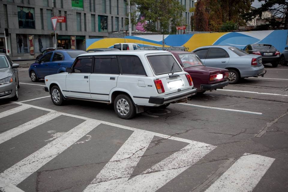 Отличились и водители менее крутых машин Отличились и водители менее крутых машин