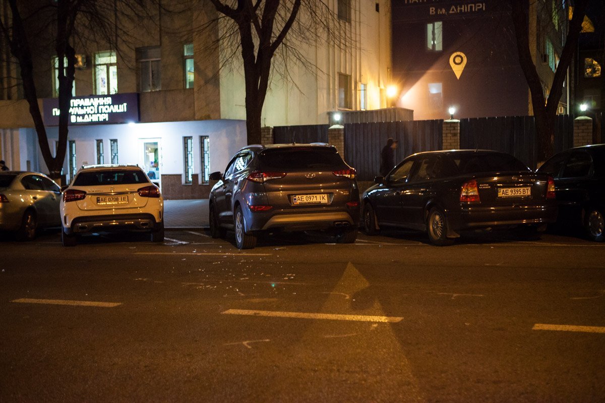 Парковщики убрали машины с места аварии 