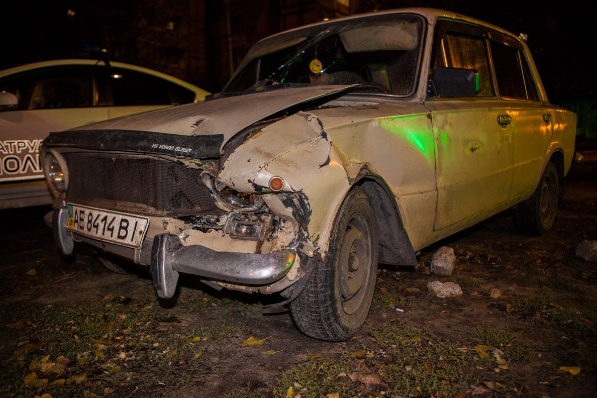 На Березинке столкнулись два автомобиля На Березинке столкнулись два автомобиля