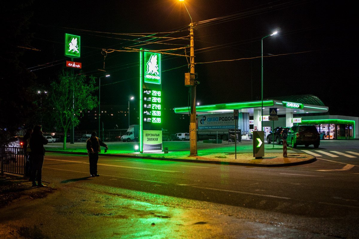 Авария произошла возле заправки ОККО Авария произошла возле заправки ОККО