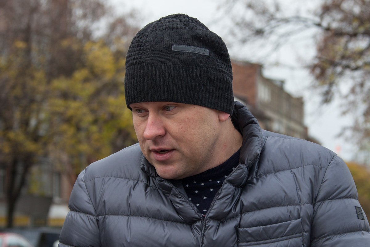 Евгений Момсенко отметил, что планируют пересмотреть правила движения по улицам Каруны и Овражной