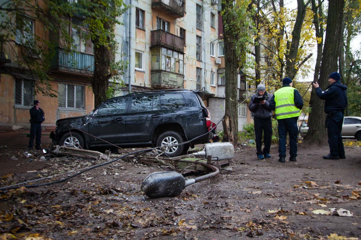 ДТП во дворе на Высоковольтной