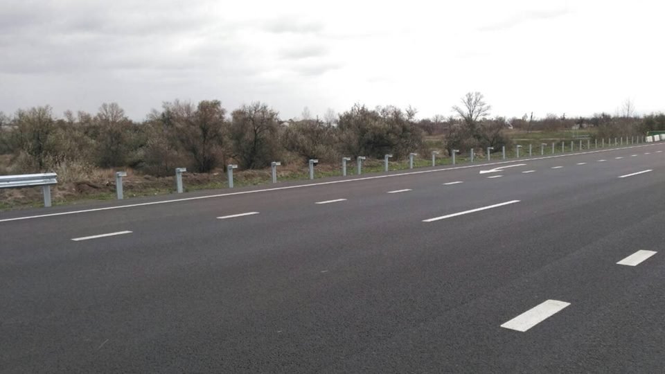 С недавно отремонтированной дороги украли элементы ограждения