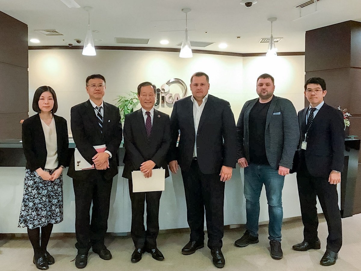 Борис Филатов и Джуничи Ямада заключили договор о строительстве мусоросжигательного завода