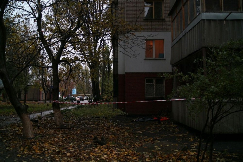 Полиция оградила место трагедии Полиция оградила место трагедии