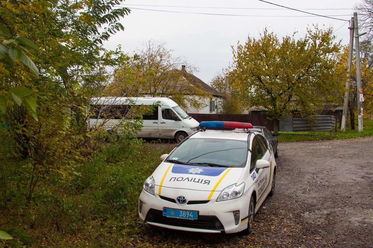 На месте происшествия работает следственно-оперативная группа На месте происшествия работает следственно-оперативная группа