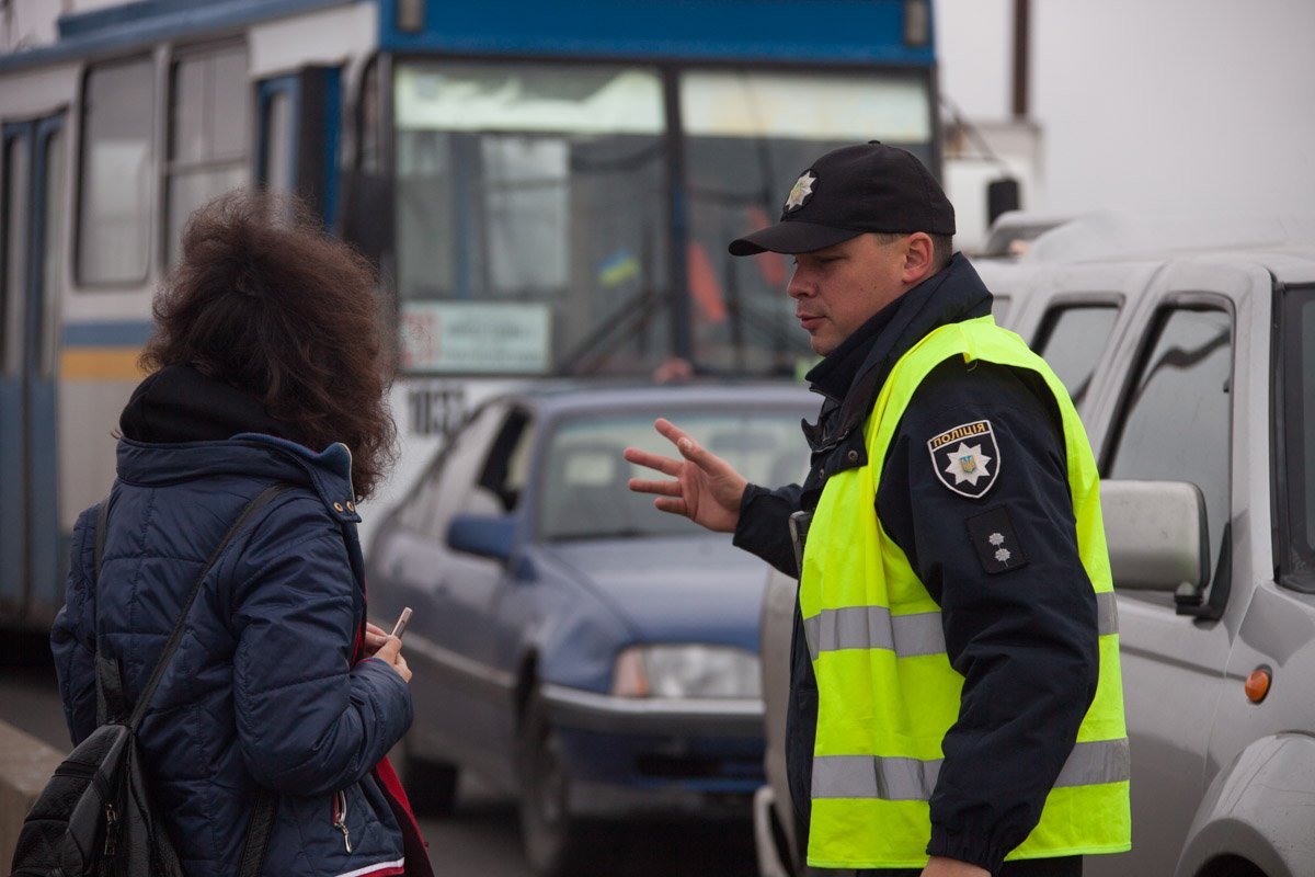 Полицейские разыскивают третьего участника ДТП - Daewoo Lanos