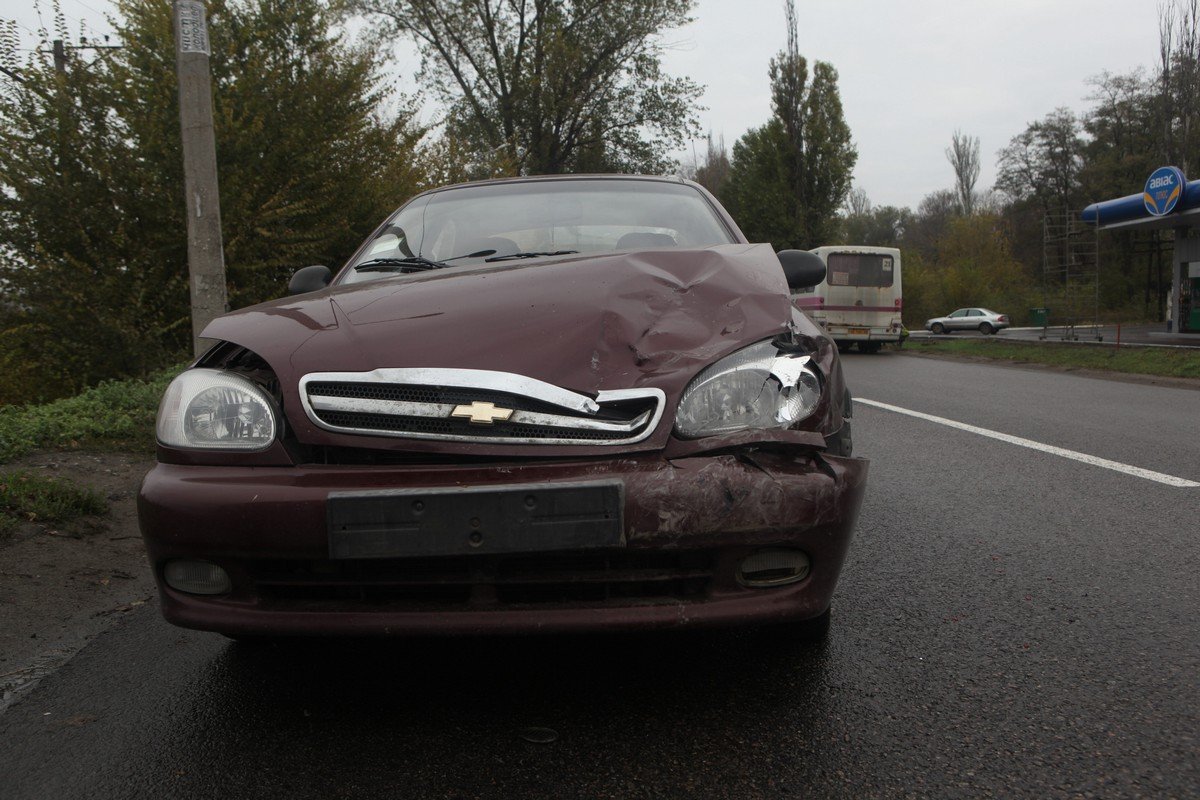Chevrolet не рассчитал дистанцию и стал виновником ДТП Chevrolet не рассчитал дистанцию и стал виновником ДТП