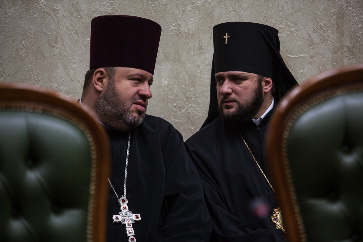 На брифинге присутствовали представители епархии Украинской Православной Церкви 