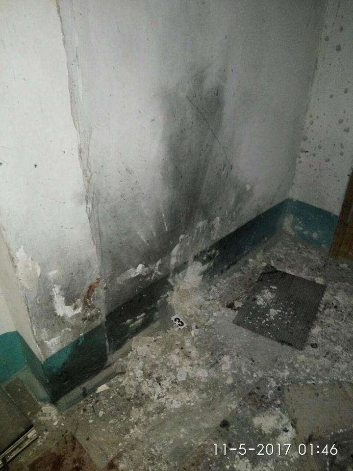 Преступники бросили в полицейских две гранаты