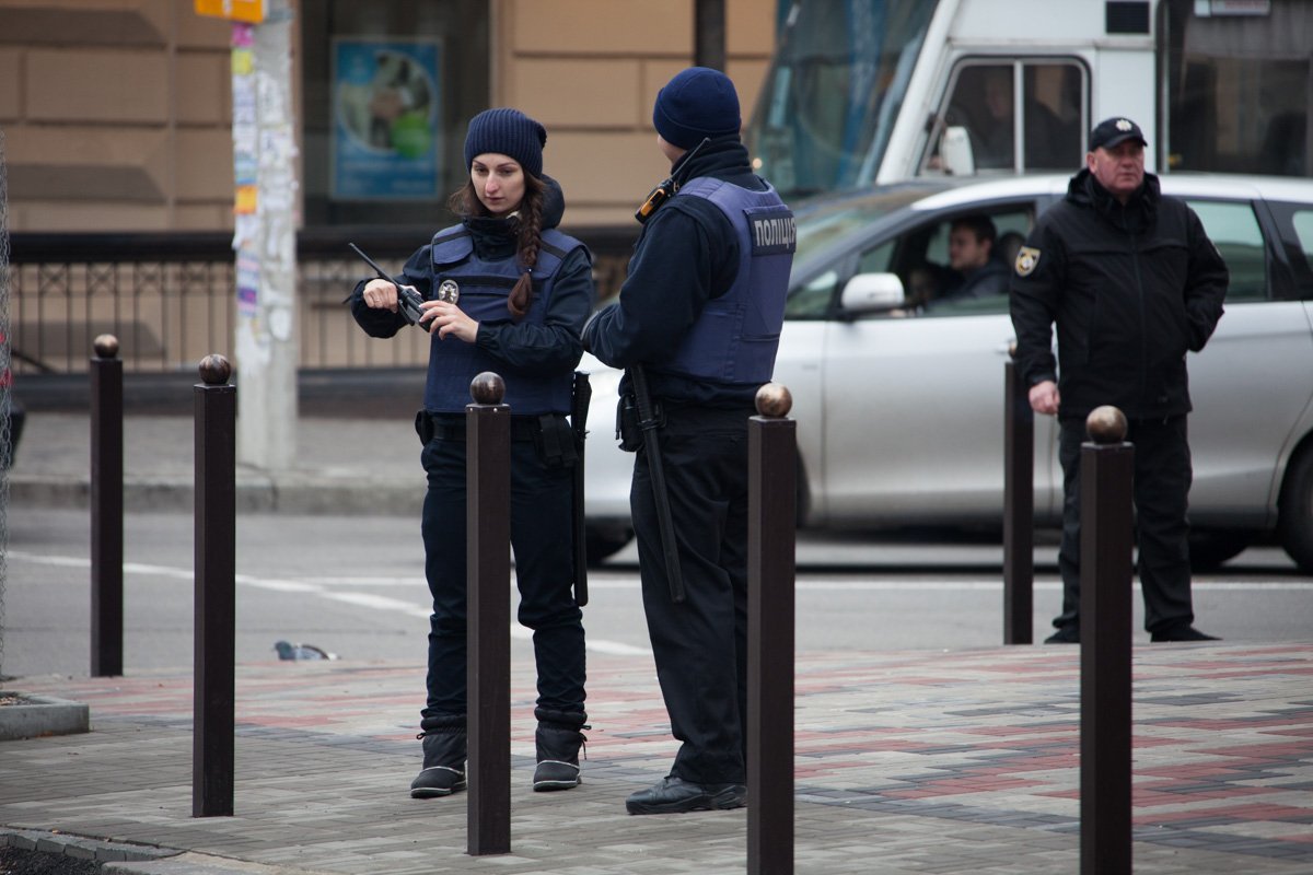 Охрана порядка во время молебна 