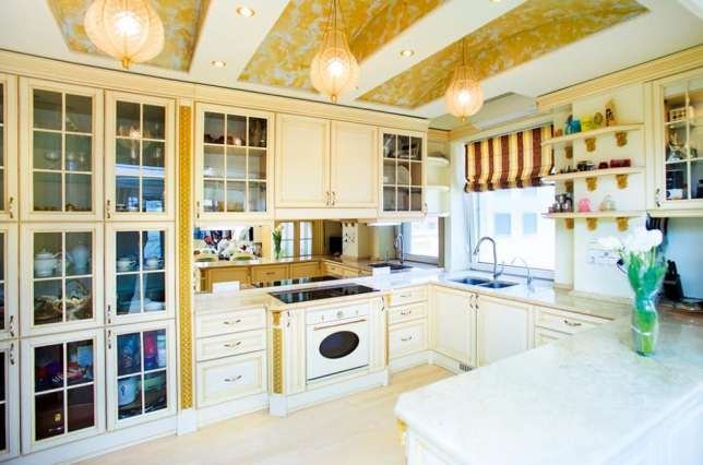 Дорогой интерьер радует глаз