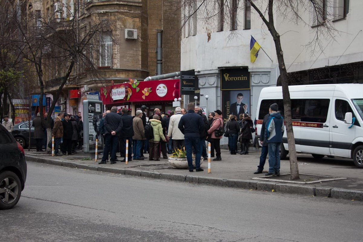 Церемония прощания прошла в областной филармонии