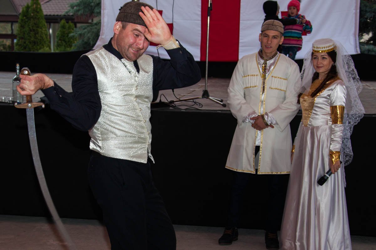 Взмах сабли кружит голову не зря