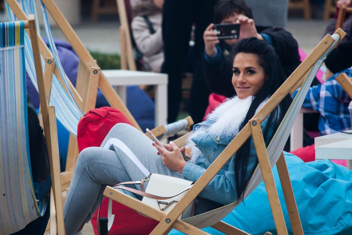 Найти поклонников прекрасным девушкам несложно