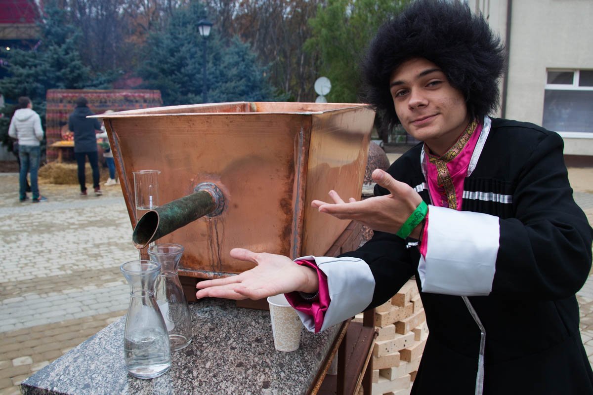 Вот в таких конструкциях перегоняется чача