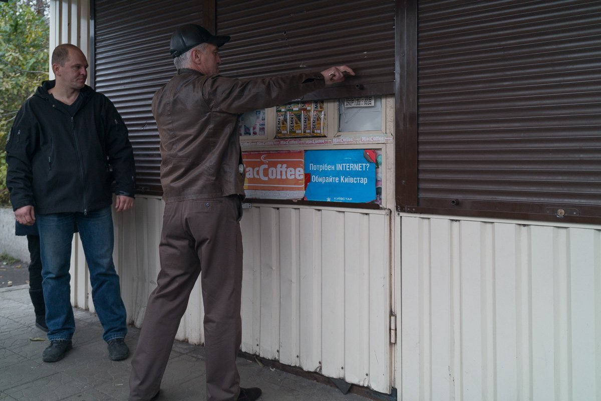 Продавец магазина успел вынести только телевизор и кое-какие документы