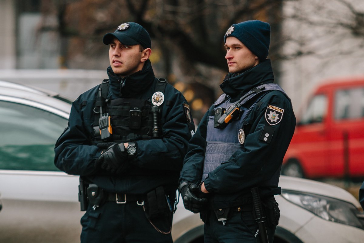 Полицейские контролировали порядок во время митинга 