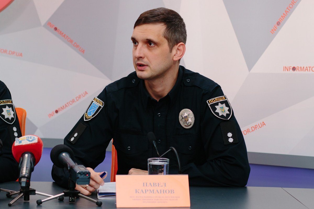 Нового начальника патрульной полиции представил глава пресс-центра патрульной полиции Павел Карманов Нового начальника патрульной полиции представил глава пресс-центра патрульной полиции Павел Карманов