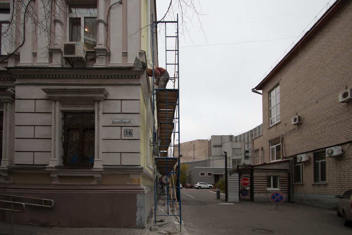 Несмотря на инцидент, территорию никто не оградил Несмотря на инцидент, территорию никто не оградил