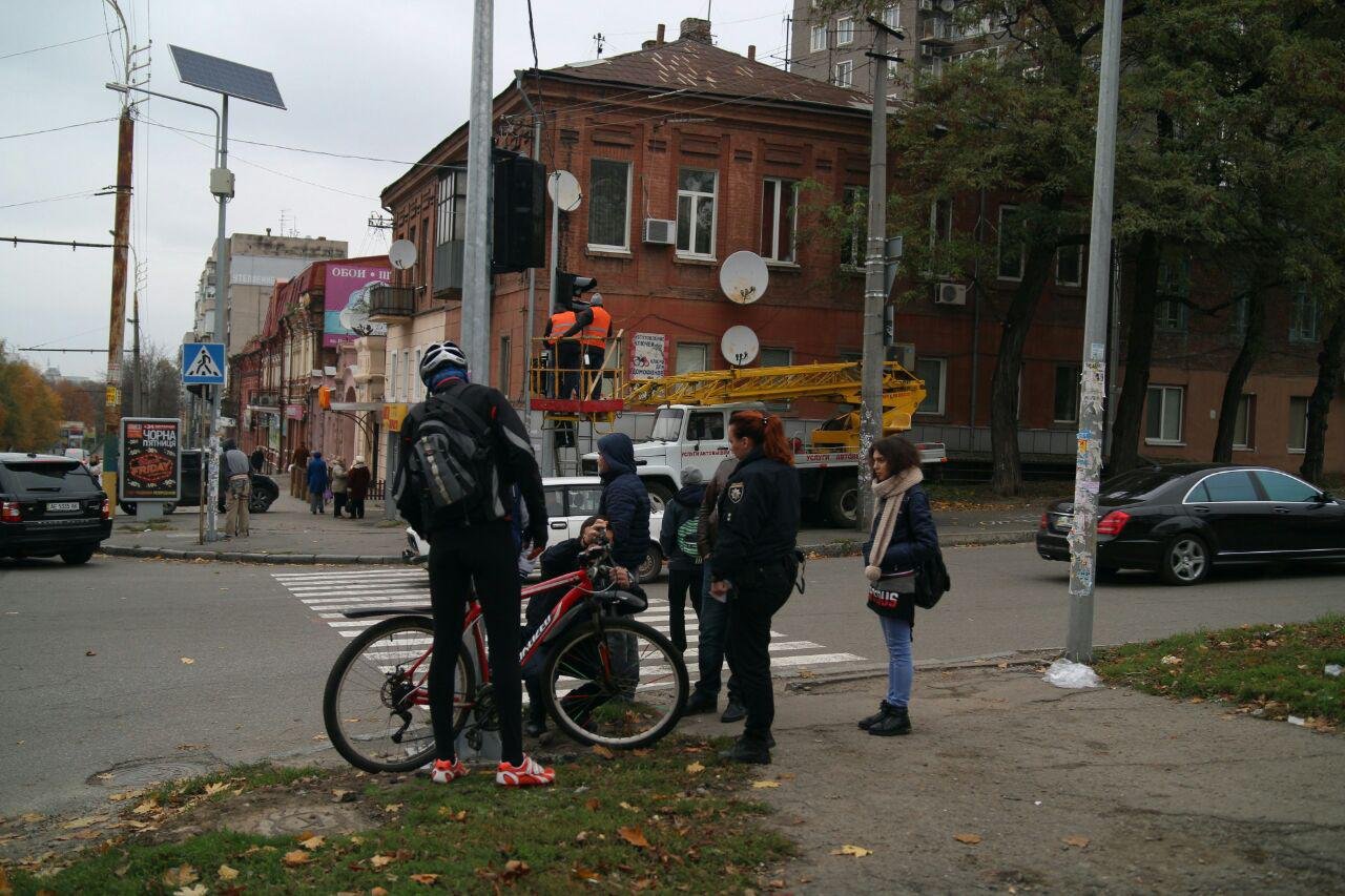 Велосипедист врезался в Hyundai Велосипедист врезался в Hyundai