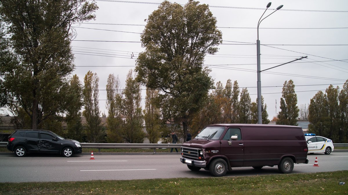 Авария произошла на Набережной Заводской Авария произошла на Набережной Заводской