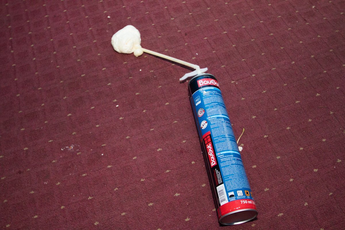 Орудие злоумышленников - баллончик монтажной пены Орудие злоумышленников - баллончик монтажной пены