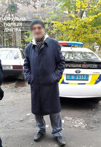 80-летний мужчина потерял рюкзак с вещами и не мог попасть домой