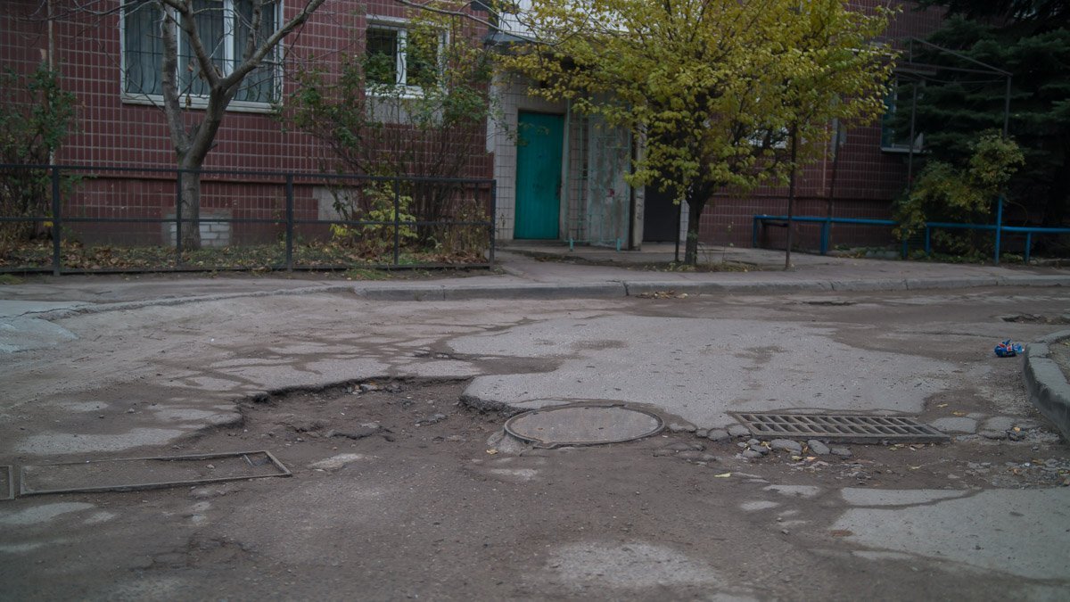 Тротуары давно не ремонтировались