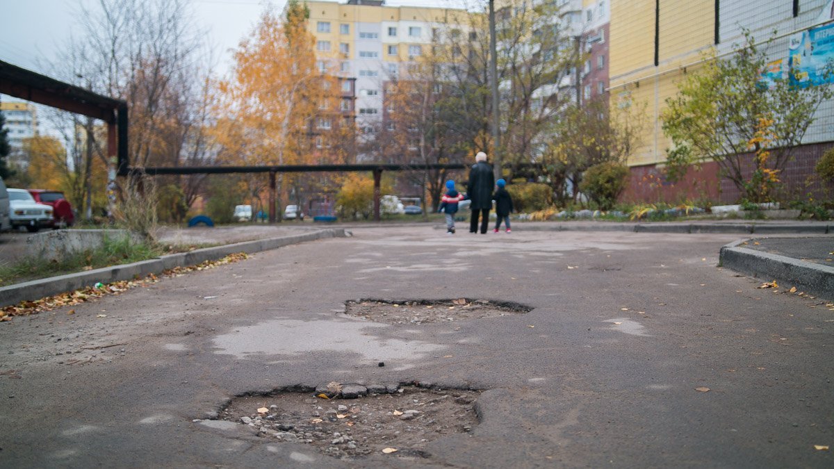 Несмотря на обещания, дорогу так и не починили
