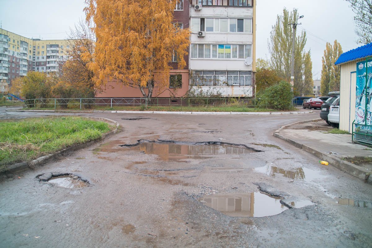 В таком состоянии дороги на ж/м Победа-5