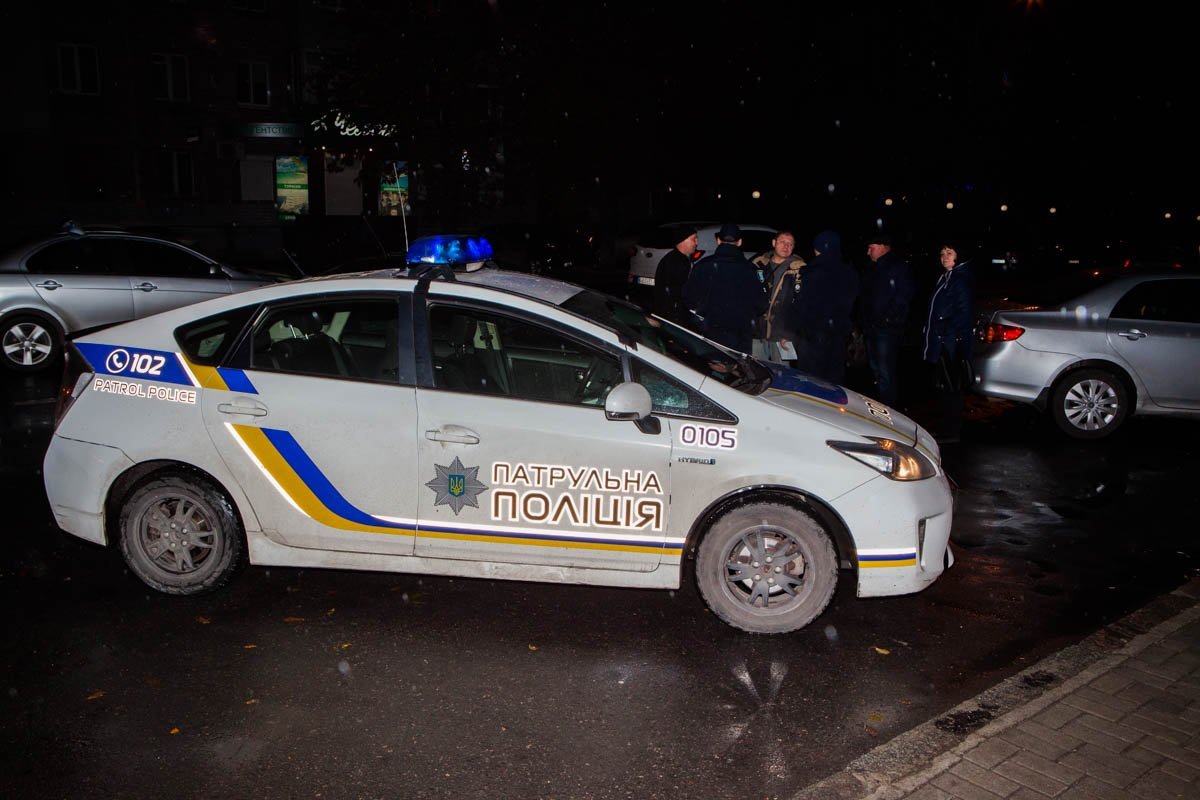 Полиция опрашивает участников ДТП